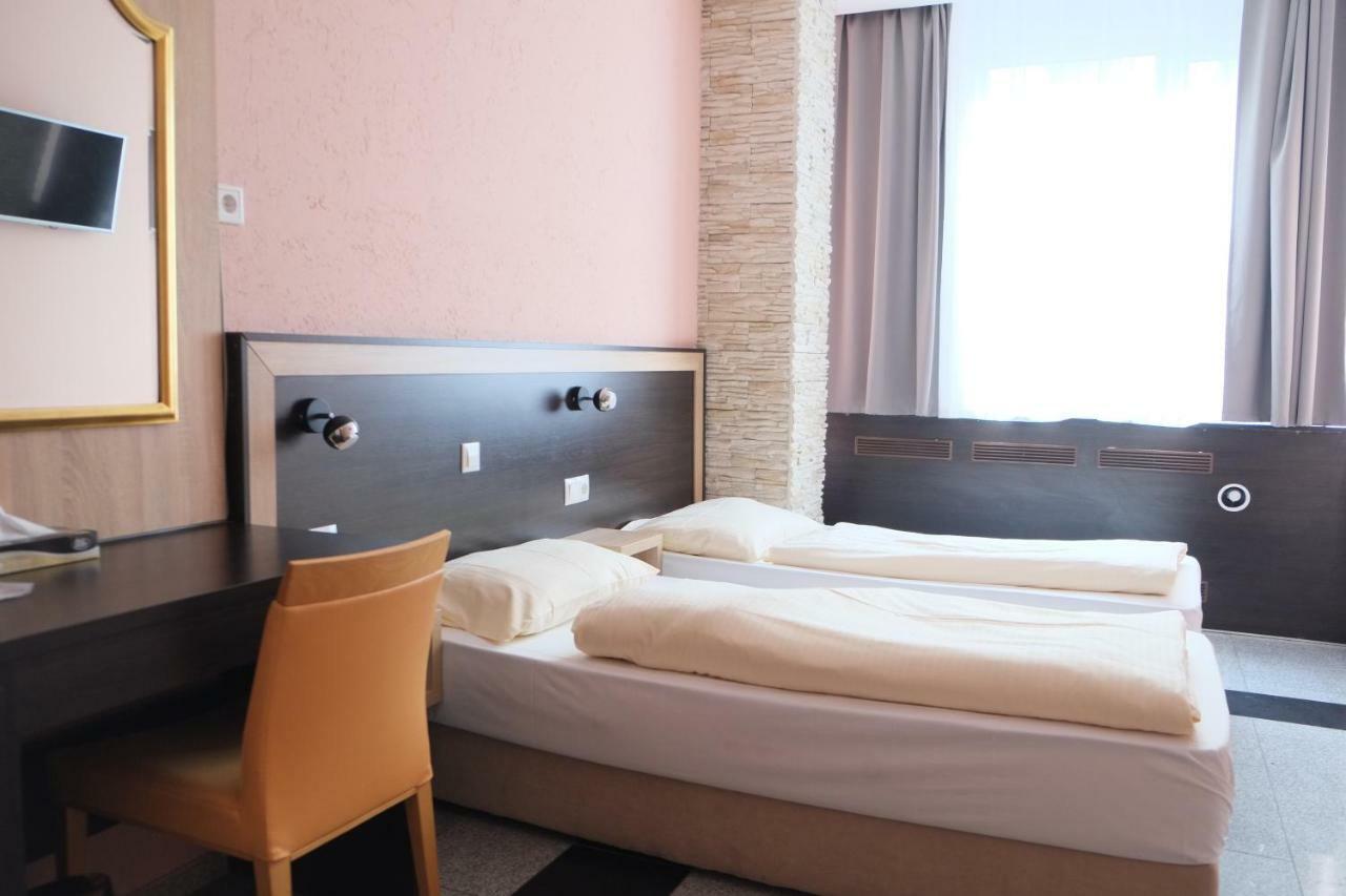 Royal City Hotel